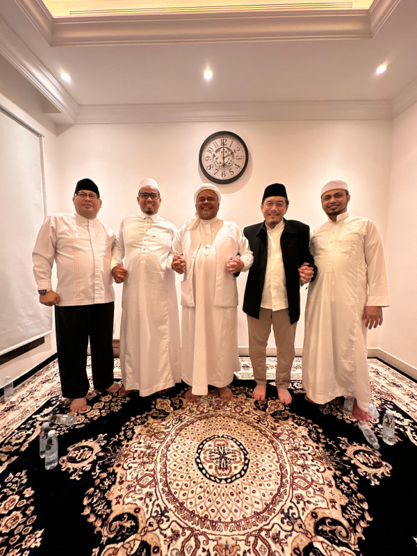 Suswono Bertemu Habib Rizieq Shihab di Makkah, Mardani Ali Sera Bersyukur