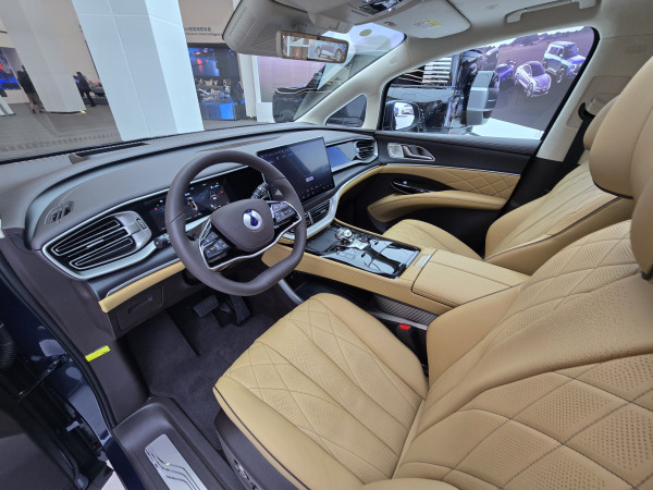 Mengenal Denza: Kolaborasi BYD dan Mercedes-Benz yang Melahirkan Mobil Listrik Mewah