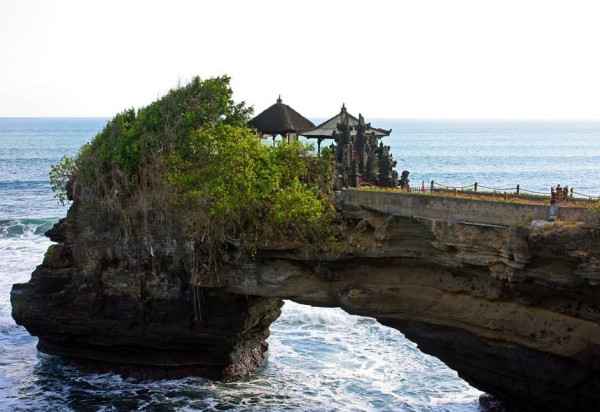 20 Rekomendasi Tempat Wisata Alam di Lombok yang Sejuk dan Asri