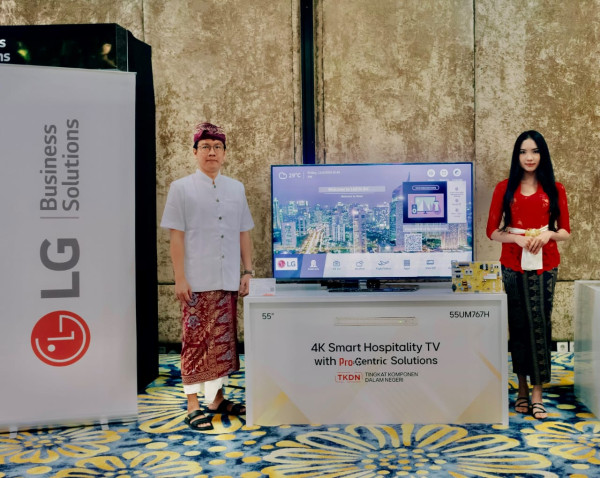 Casting Solution: Streaming HP ke TV Semudah Membalik Telapak Tangan!