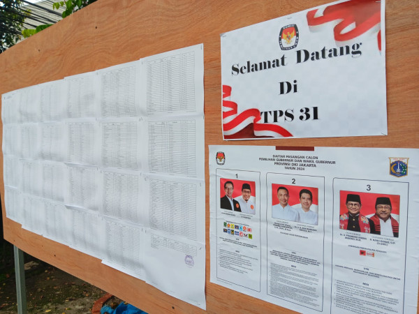 Cagub Dharma Pongrekun Nyoblos di Lebak Bulus, TPS Bernuansa Merah Putih
