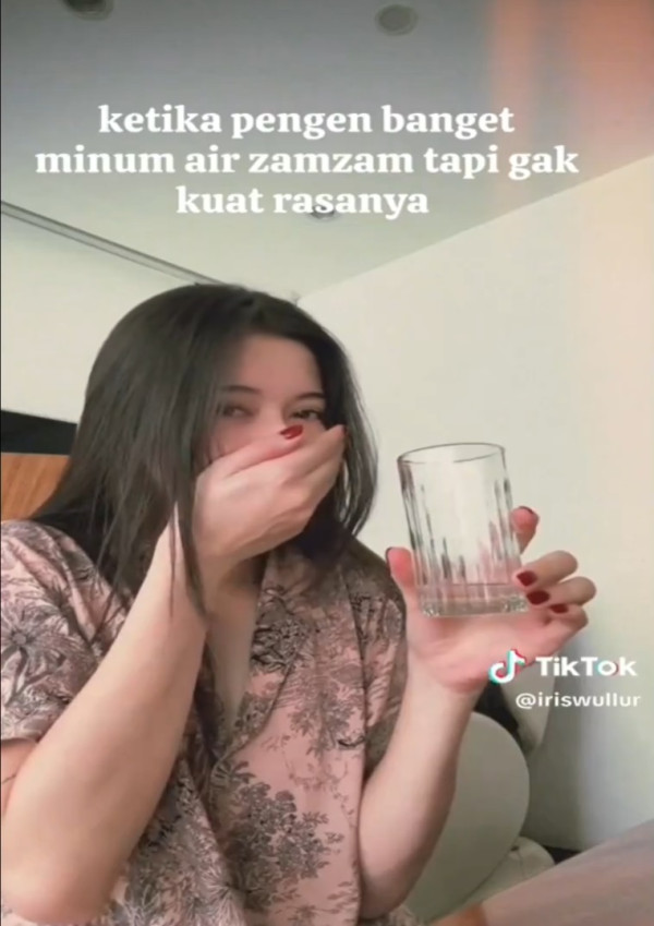 Iris Wullur Ngaku Tak Kuat Minum Air Zamzam, Ekspresinya Dihujat hingga Berujung Minta Maaf