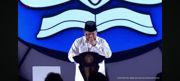 Prabowo Menangis saat Beri Sambutan di Hari Guru Nasional 2025