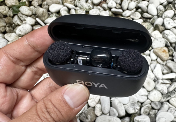 Review Boya Mini: Mikrofon Wireless Seringan Bulu dan Terkecil di Dunia