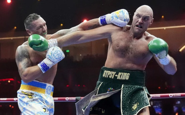 5 Duel Tinju Paling Mengguncang Tahun 2024: KO Brutal, Dendam Membara, dan Juara Tak Terbantahkan