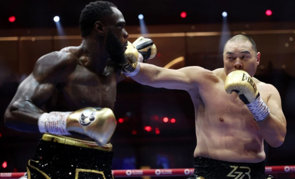 5 Duel Tinju Paling Mengguncang Tahun 2024: KO Brutal, Dendam Membara, dan Juara Tak Terbantahkan
