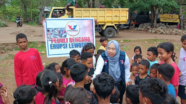 Momen Partai Perindo Bantu Korban Erupsi Lewotobi Laki-laki di Flores Timur