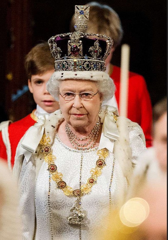 5 Tiara Terkenal Koleksi Ratu Elizabeth II, Mahkota Cantik Bernilai Sejarah