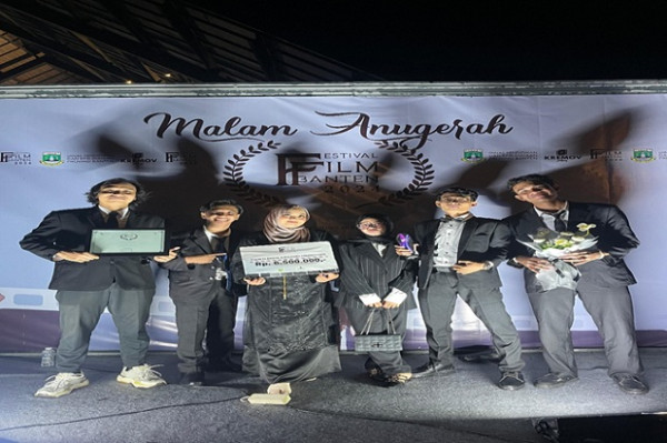 DNK TV FDIKOM Raih Penghargaan Film Terbaik Kategori Mahasiswa di FFBAN 2024
