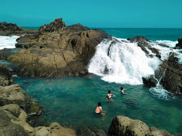 5 Pantai Pasir Putih Terindah Yogyakarta, Pemandangannya seperti di Luar Negeri