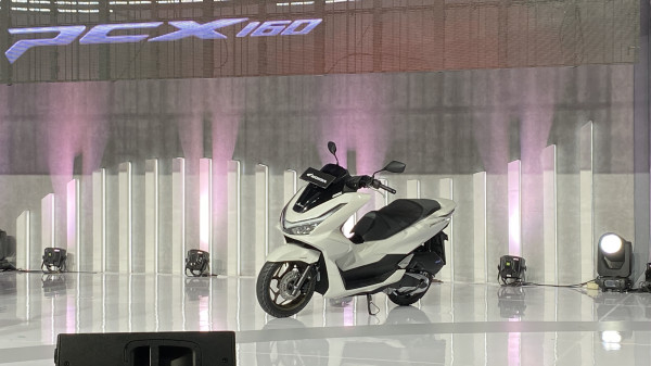 Honda PCX 160 2024: Skutik Bongsor dengan Fitur Mewah, Harga Rp33 Jutaan
