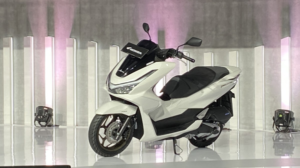 Honda PCX 160 2024: Skutik Bongsor dengan Fitur Mewah, Harga Rp33 Jutaan