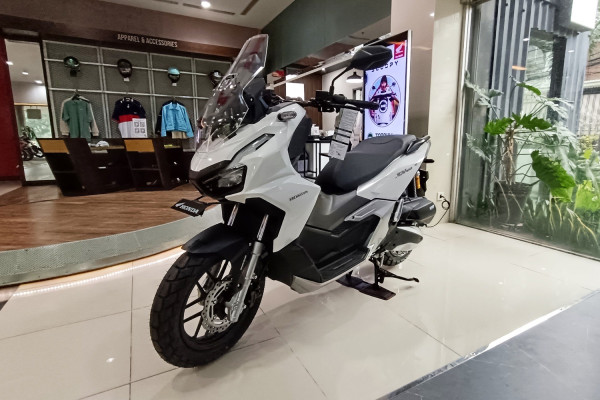 Honda Tebar Diskon Akhir Tahun, Scoopy dan PCX Lama Dipotong Rp1,9 Juta