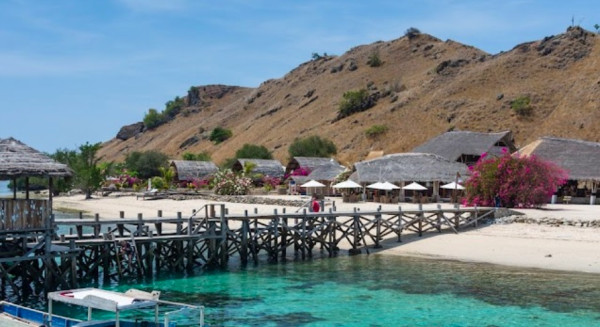 8 Pantai Terindah di Labuan Bajo, Surga Ujung Flores
