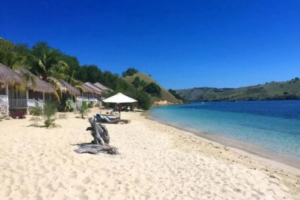 8 Pantai Terindah di Labuan Bajo, Surga Ujung Flores