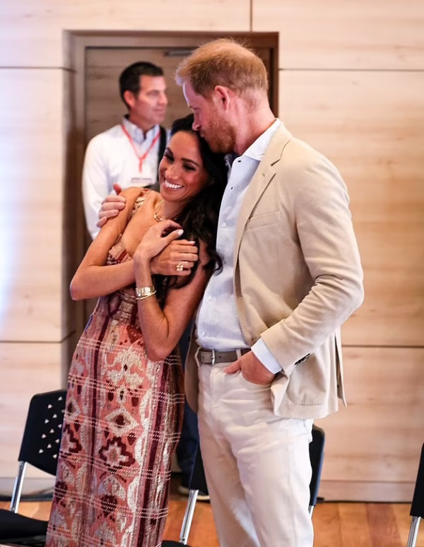 Pulau Tempat Liburan Romantis Pangeran Harry dan Meghan Markle Dijual Rp1,2 Triliun, Ada Landasan Udara