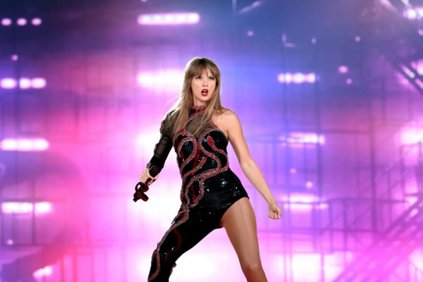 Taylor Swift Beri Bonus Rp3 Triliun ke Kru usai Konser The Eras Tour Selesai