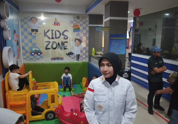 Jelang Nataru, Kantor Imigrasi Medan Dibanjiri Pemohon Paspor