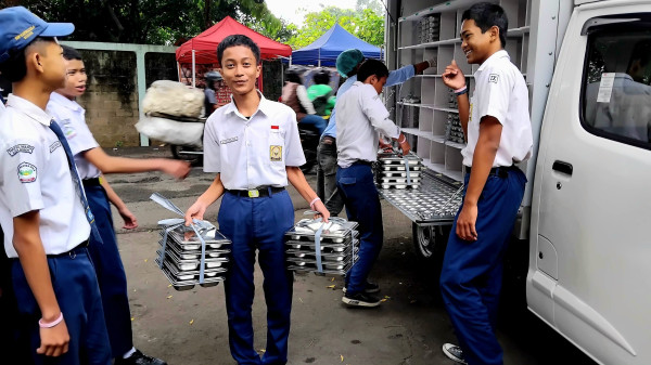 Kantor Komunikasi Presiden Tinjau Uji Coba Makan Bergizi Gratis 3018 Siswa di Bogor