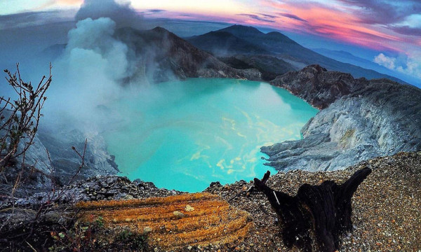 10 Rekomendasi Paket Wisata di Jawa Timur, dari Pantai hingga Gunung