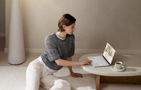 ASUS Zenbook S 14 OLED UX5406, Laptop Tipis untuk Penggemar Barang Mewah