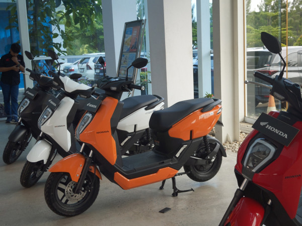 AHM Resmi Umumkan Harga Honda ICON e: dan CUV e: