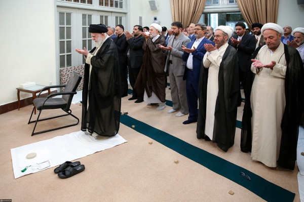 7 Krisis yang Melemahkan Kharisma dan Kekuatan Khamenei