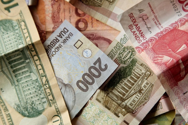 Liburan ke Luar Negeri Lebih Nyaman dengan Debit BRI Multicurrency