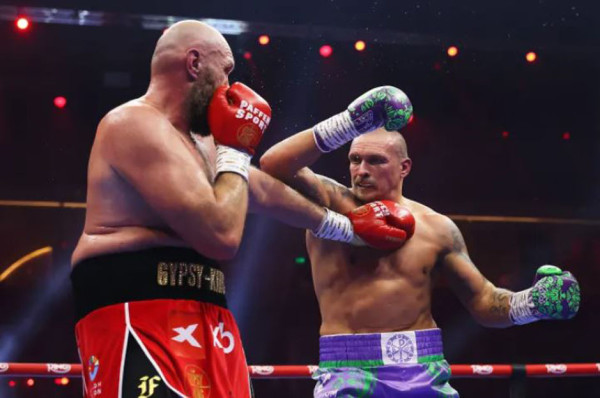 Ronde Per Ronde Pertarungan Tyson Fury vs Oleksandr Usyk 2