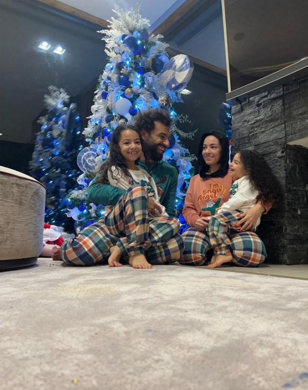 3 Potret Mohamed Salah Merayakan Natal Bersama Keluarganya, Menuai Ragam Komentar Warganet