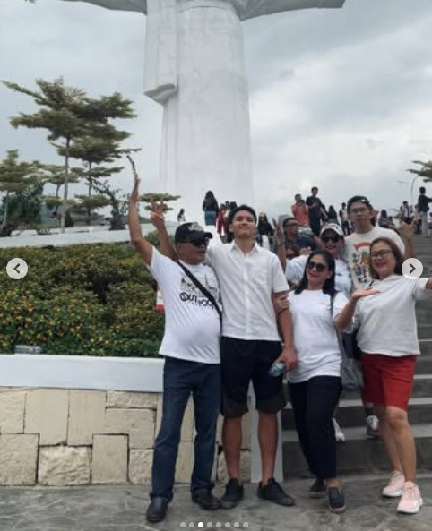 3 Potret Samuel Silalahi: Pemain Keturunan Indonesia di Stromsgodset IF saat Liburan di Pulau Samosir