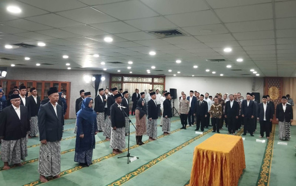 Lantik Pejabat BP Haji di Masjid, Gus Irfan Ingatkan Pentingnya Integritas dan Menjaga Amanah