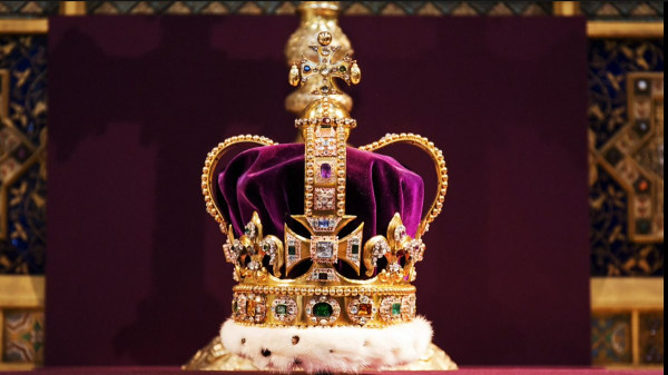 Mengintip Harga Mahkota St Edward Milik Raja Charles III, Dibuat dari Emas 22 Karat