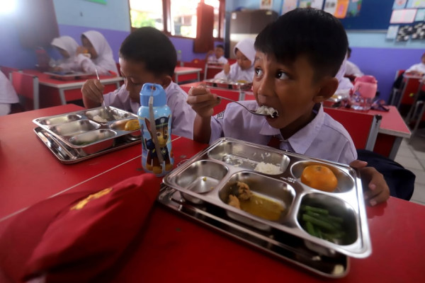 Makan Bergizi Gratis di Depok Rp10 Ribu Per Paket Tanpa Susu, Gubernur Lemhanas Buka Suara