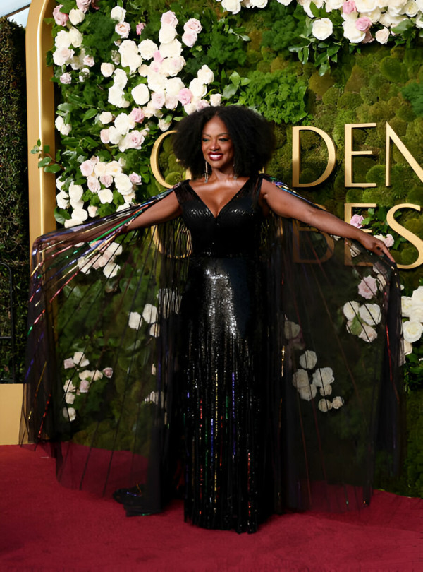 10 Busana Terbaik Golden Globe Awards 2025, Ashley Graham Pakai Anting Seharga Rp1 Miliar