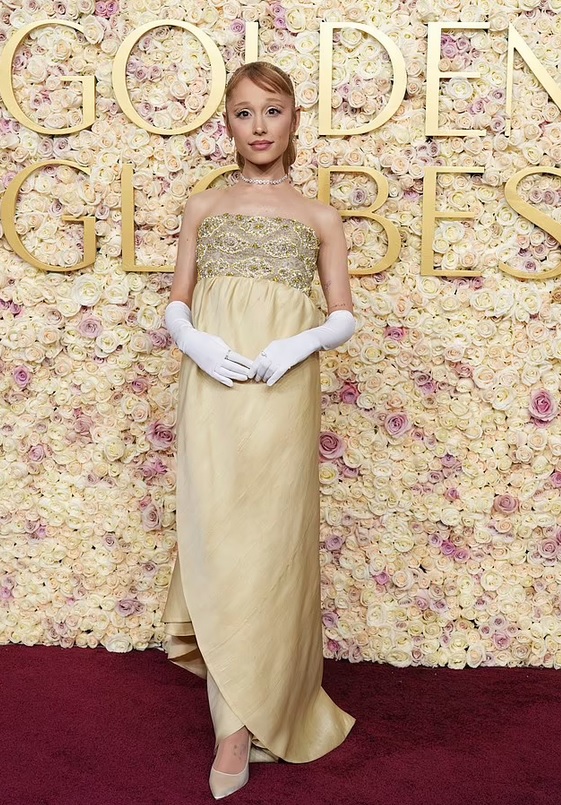 5 Busana Terburuk Golden Globe 2025, Ariana Grande seperti Pergi ke Pesta Piyama