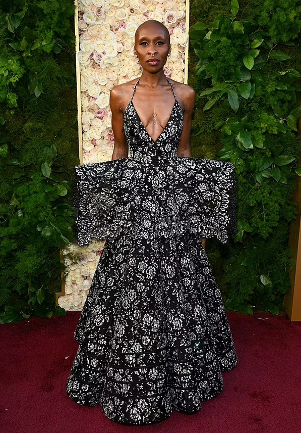 5 Busana Terburuk Golden Globe 2025, Ariana Grande seperti Pergi ke Pesta Piyama