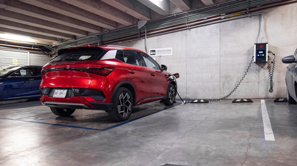 BYD Yuan Plus: Tesla Model Y versi China, Apa Plus Minusnya?