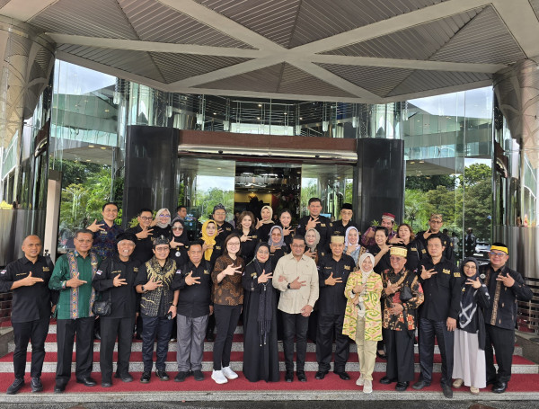 Menteri Riefky Harsya Dorong Digitalisasi Ekraf Promosikan Budaya Lokal