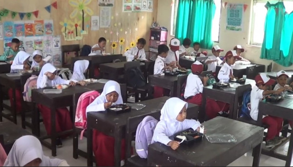 Program Makan Bergizi Gratis Bikin Resah Pedagang Kantin Sekolah di Lombok Barat