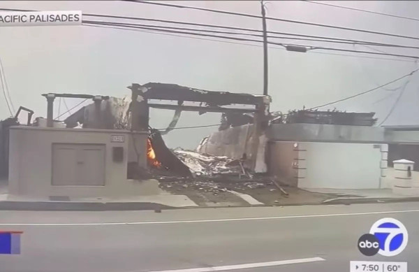 3 Potret Rumah Paris Hilton sebelum dan sesudah Jadi Korban Kebakaran Los Angeles