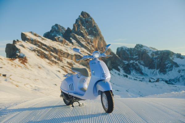 Vespa 946 Snake: Ular Kutub Edisi Terbatas nan Elegan, hanya Diproduksi 888 Unit