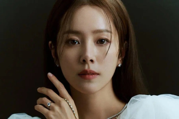 7 Fakta Menarik Han Ji Min, Bintang Drama Korea Love Scout yang Awet Muda di Usia 42
