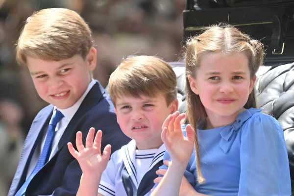 Pangeran George Harus Berpisah dengan Putri Charlotte, Tidak Bisa Bepergian Bersama