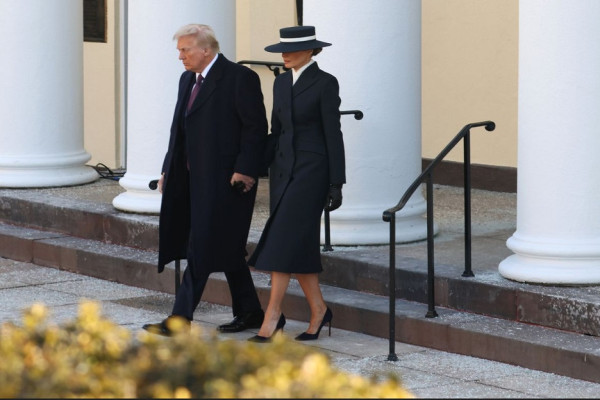 Mengintip Harga Busana Melania saat Pelantikan Donald Trump, Mantan Model yang Tampil Cantik