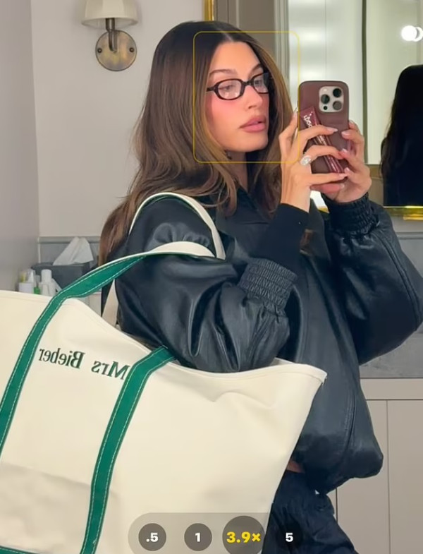 Pesan 2 Kata Hailey Bieber tentang Status Pernikahannya di Tengah Isu Cerai