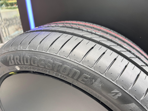 Mobil Listrik Buatan Lokal Makin Canggih, Bridgestone Siap Jadi Kaki-nya!
