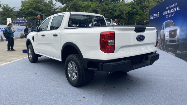 Spesifikasi dan Keunggulan Ford Ranger XL, Pikap Double Cabin Harga Rp521 Juta