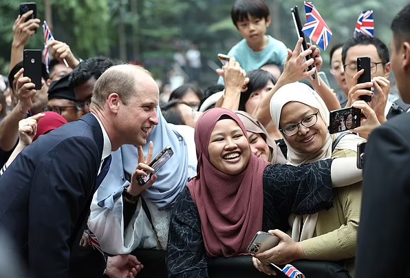 Dilarang Swafoto, Pangeran William Malah Jadi Raja Selfie