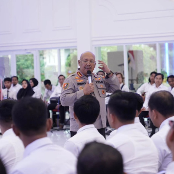 8 Komjen Polisi Bergelar Doktor, Nomor 5 dan 6 Seangkatan Kapolri